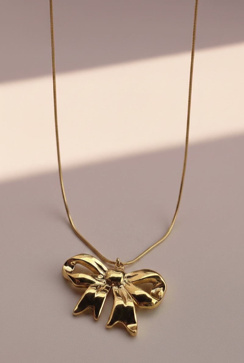 Luniva Bow Necklace