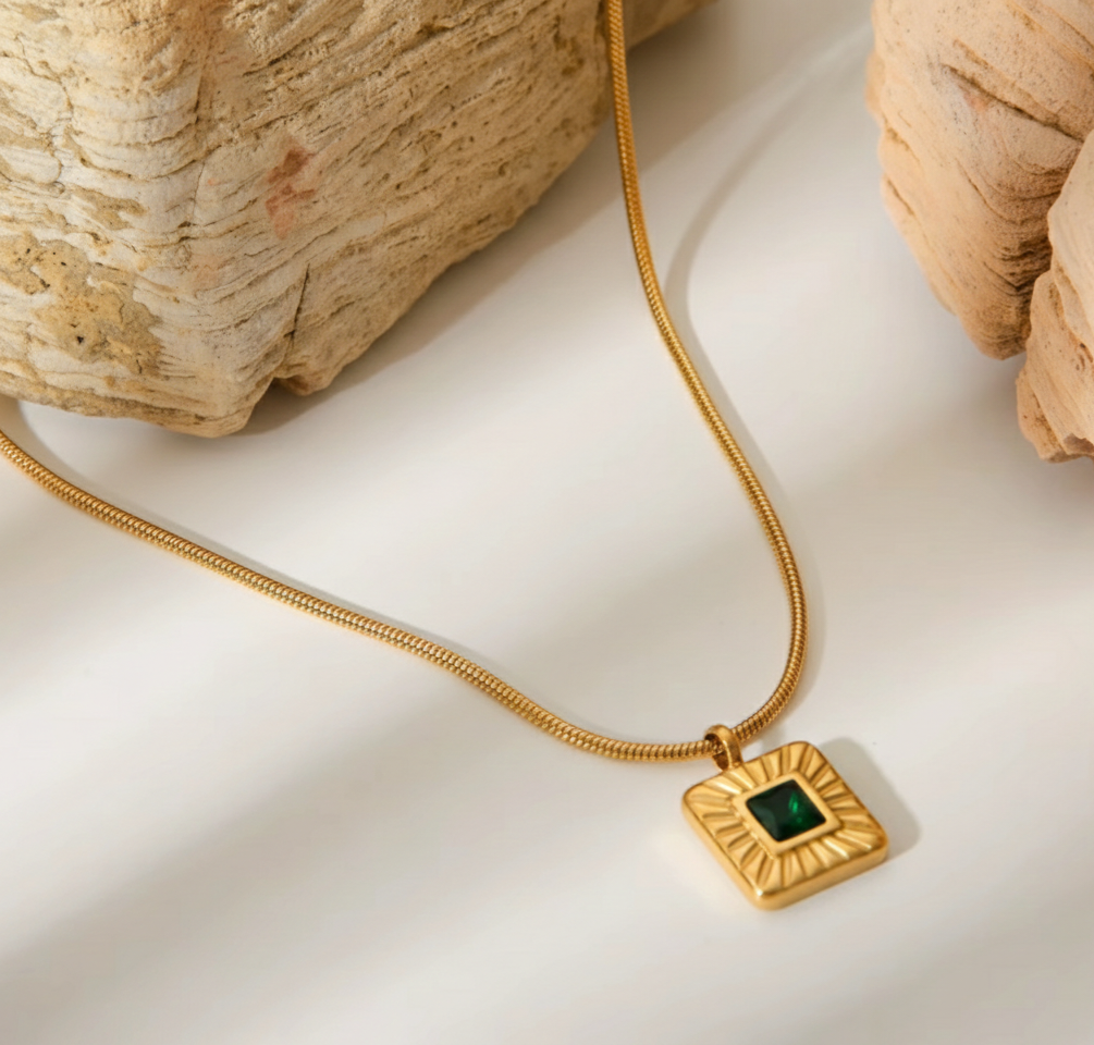 Verde Aura Pendant