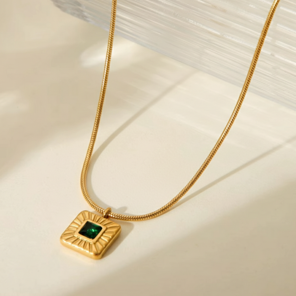 Verde Aura Pendant