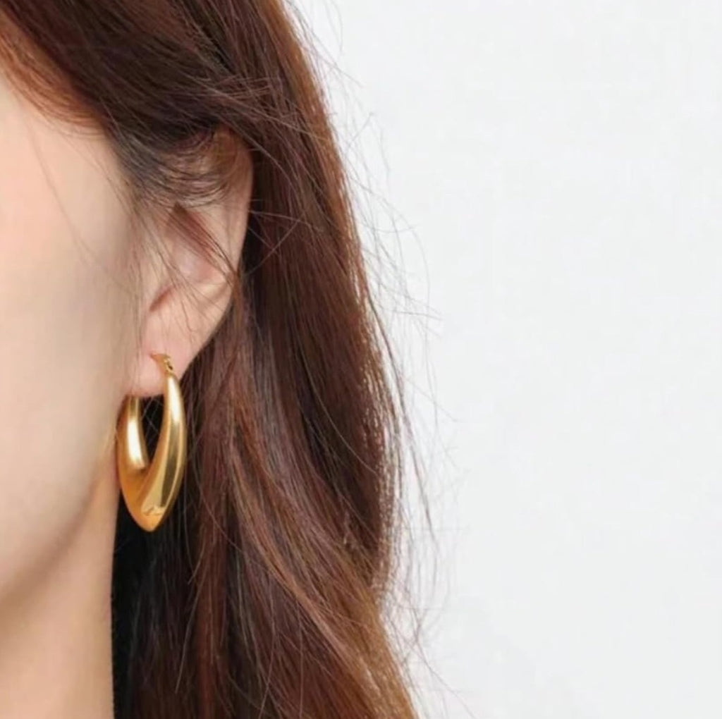 Aurelia Droop Hoops