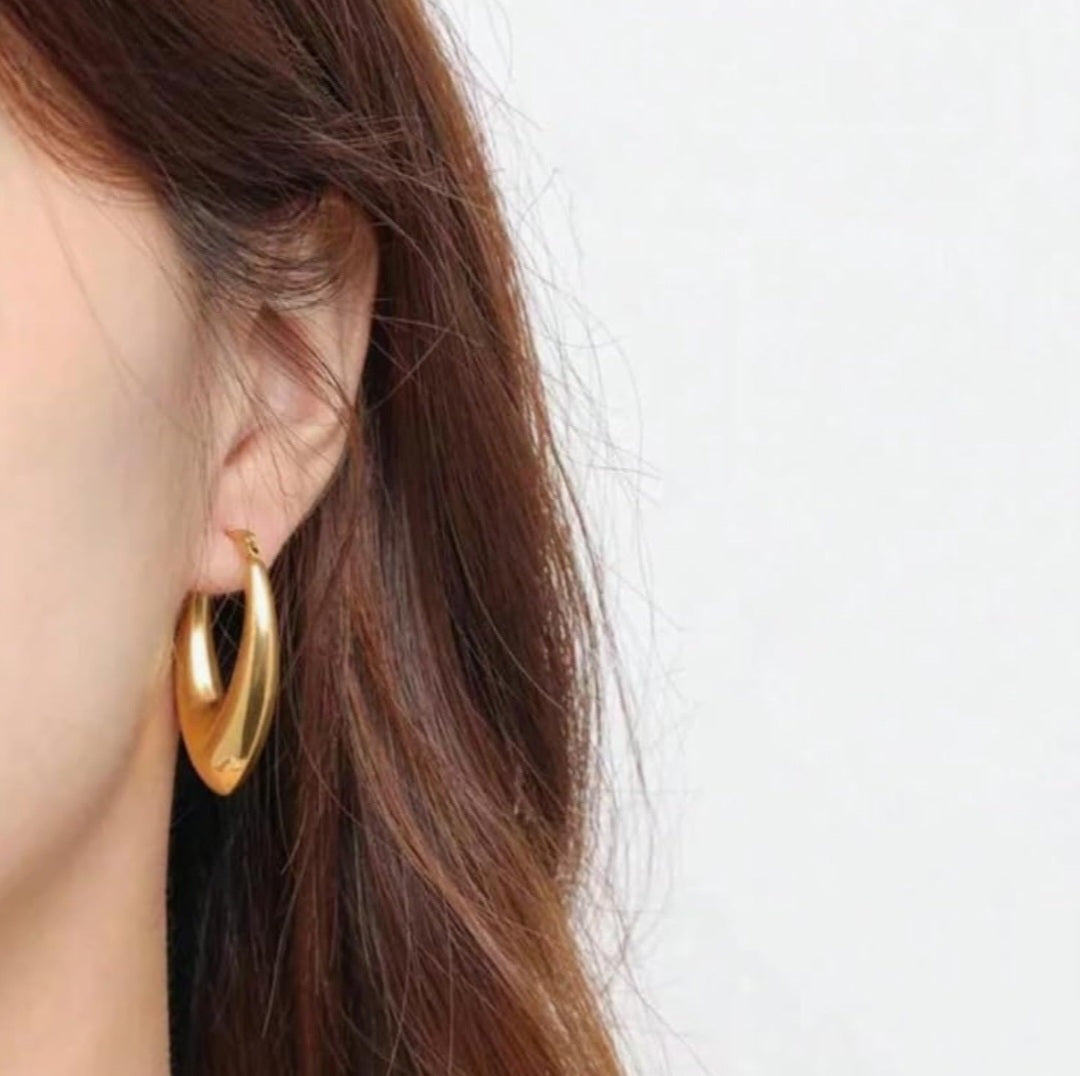 Aurelia Droop Hoops