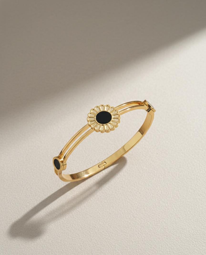 Solara Noir Bracelet