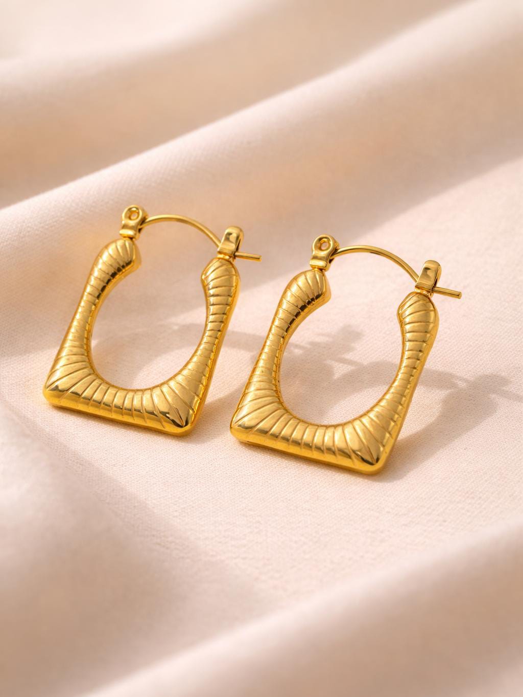 Textured U - Hoops