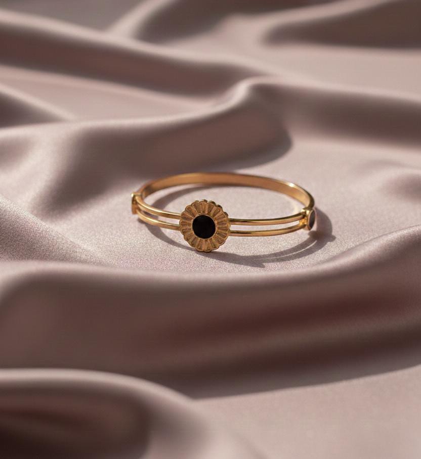 Solara Noir Bracelet