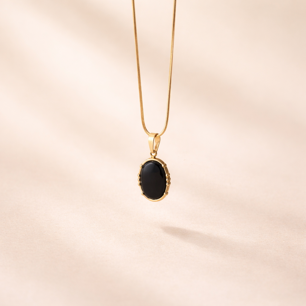 Noctra Oval Pendant