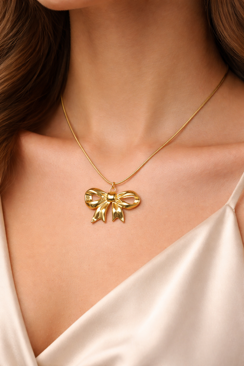 Luniva Bow Necklace