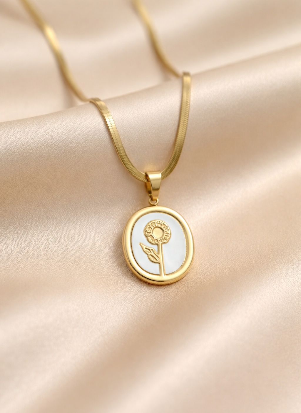 Floréa Medallion Necklace
